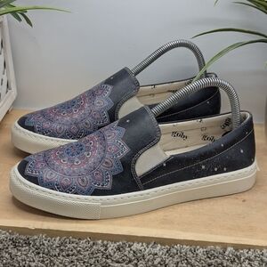 Goby Women's Size 38 US 7.5 Slip On Sneakers